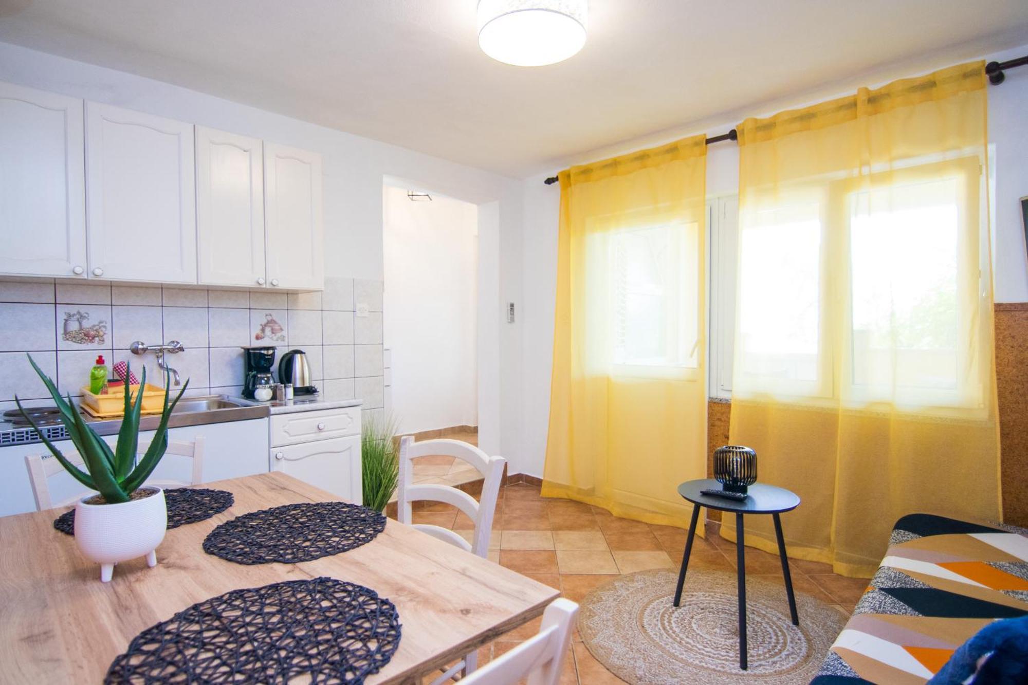Apartments City Center Dekanic Крк Екстер'єр фото