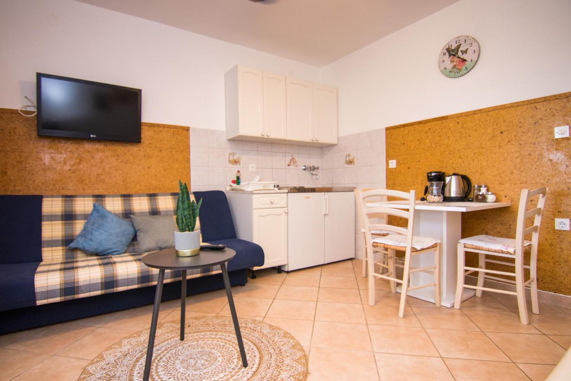 Apartments City Center Dekanic Крк Екстер'єр фото