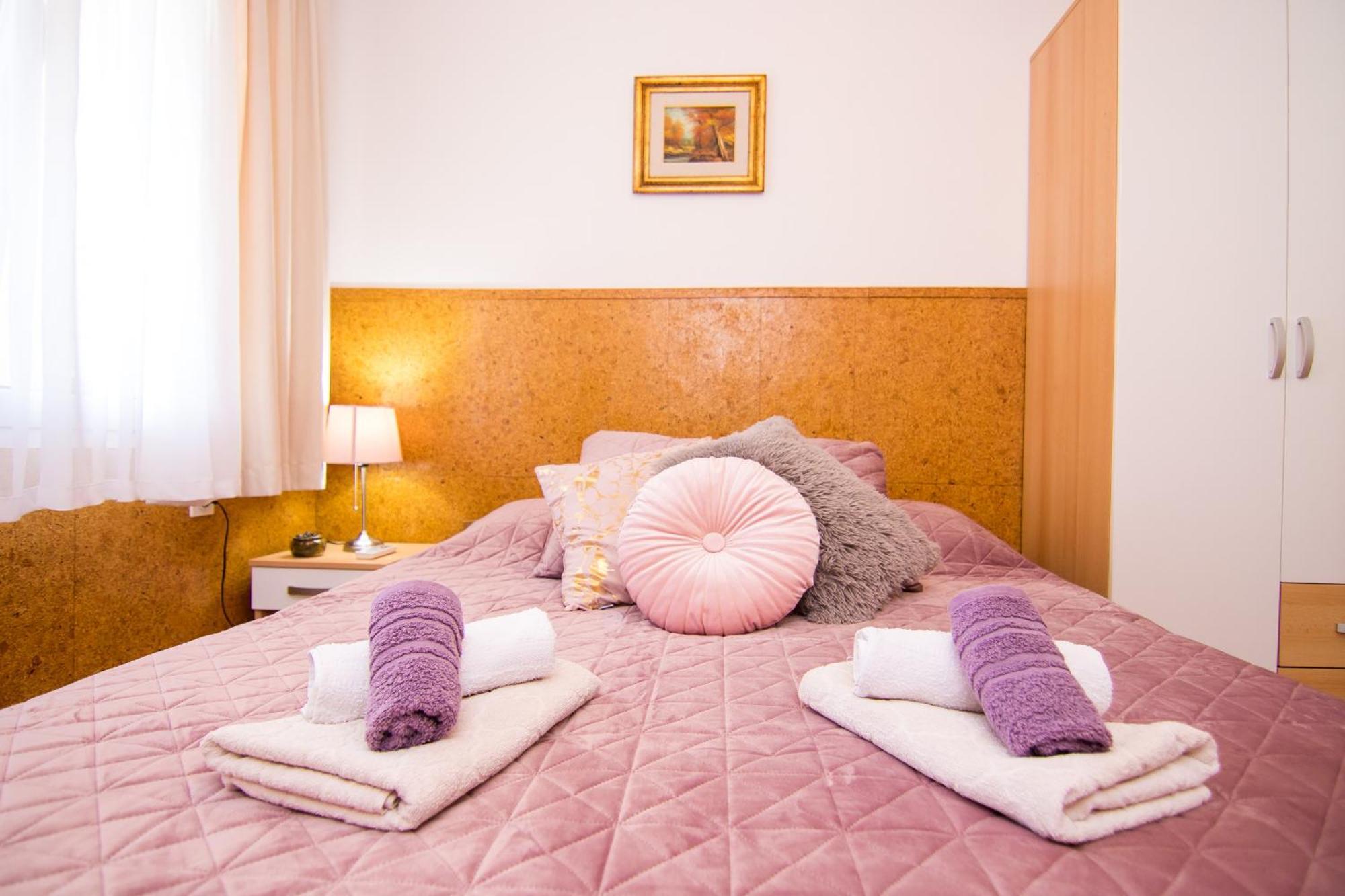 Apartments City Center Dekanic Крк Екстер'єр фото