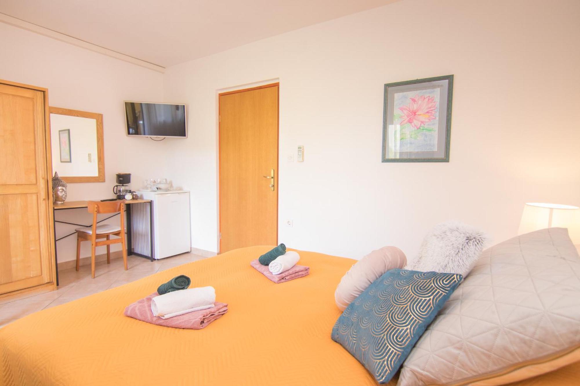Apartments City Center Dekanic Крк Екстер'єр фото
